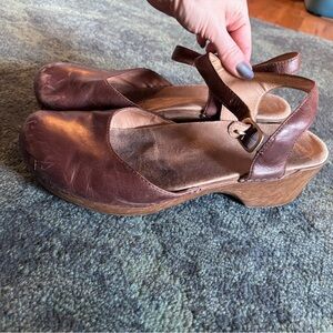 Dansko Sam Brown Leather Women's Sandals